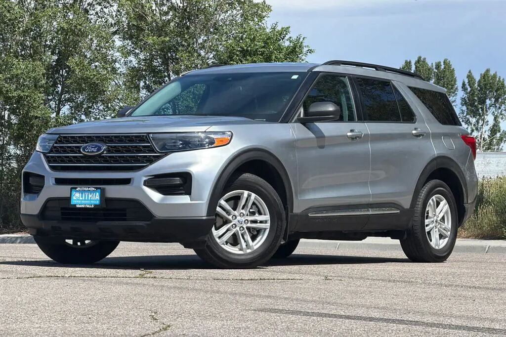 2023 Ford Explorer XLT — photo 1 of 26
