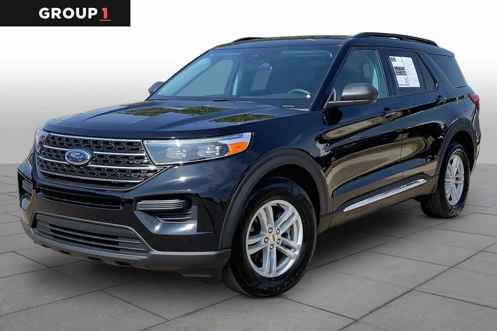 2023 Ford Explorer XLT — photo 1 of 13