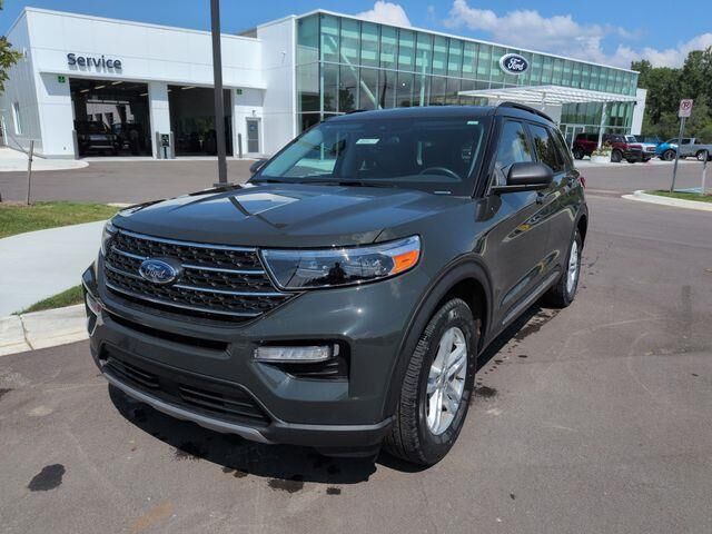 2024 Ford Explorer XLT — photo 1 of 39
