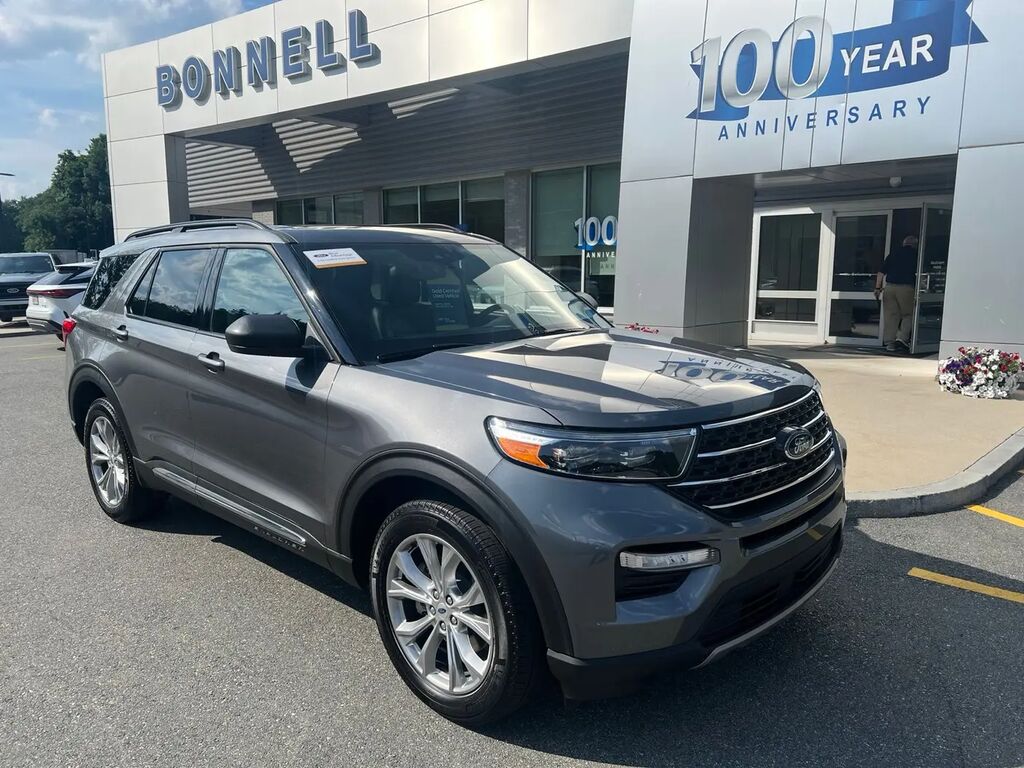 2024 Ford Explorer XLT — photo 1 of 13