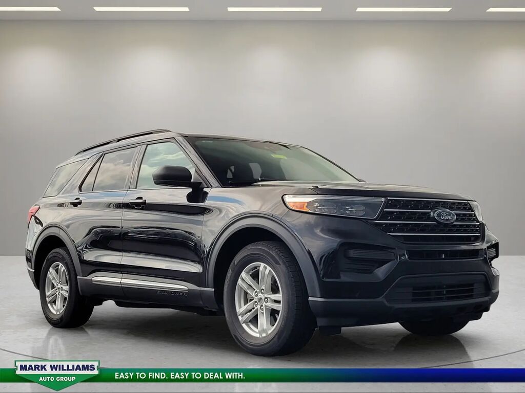 2024 Ford Explorer XLT — photo 1 of 13