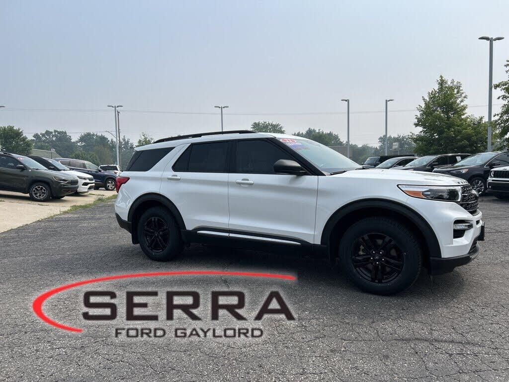 2022 Ford Explorer XLT — photo 1 of 1