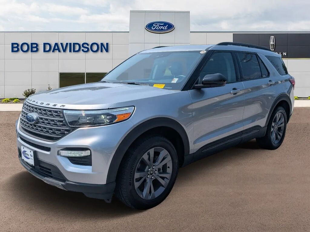 2022 Ford Explorer XLT — photo 1 of 14