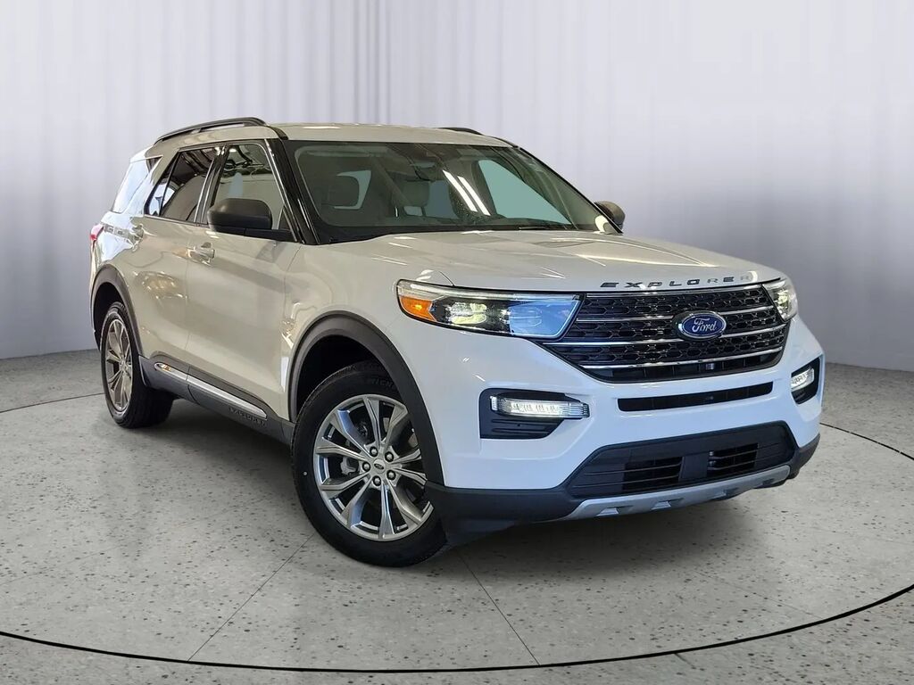 2022 Ford Explorer XLT — photo 1 of 13