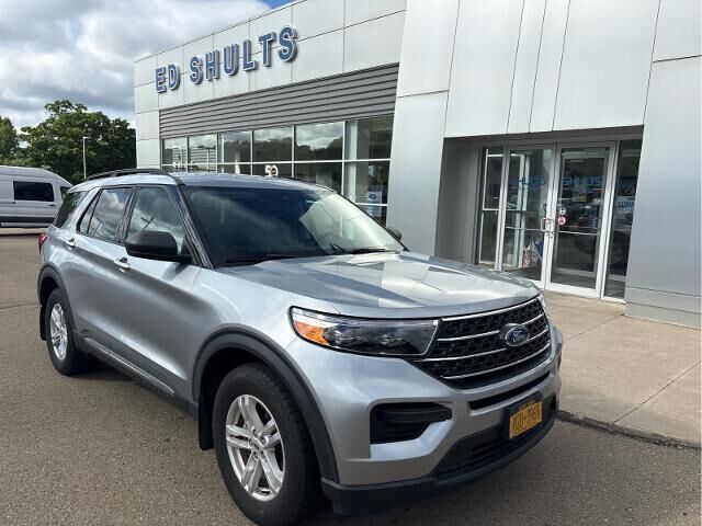 2022 Ford Explorer XLT — photo 1 of 27
