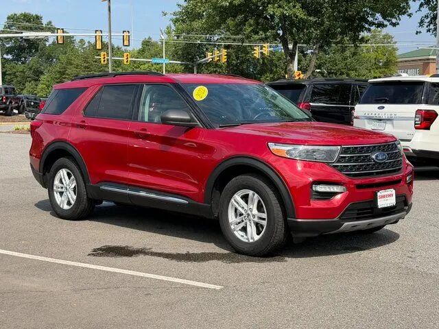 2022 Ford Explorer XLT — photo 1 of 26