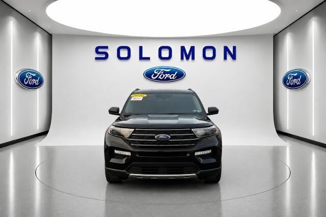 2022 Ford Explorer XLT — photo 1 of 12