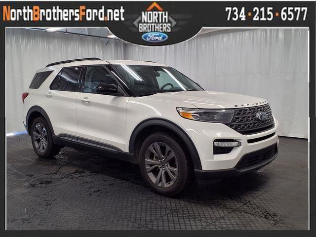 2023 Ford Explorer XLT — photo 1 of 13