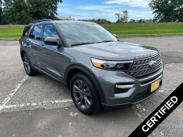 2023 Ford Explorer XLT — photo 1 of 26