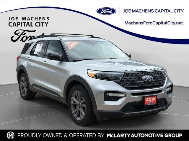2023 Ford Explorer XLT — photo 1 of 6