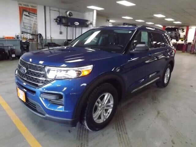 2023 Ford Explorer XLT — photo 1 of 10