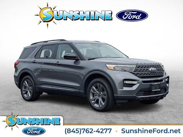 2023 Ford Explorer XLT — photo 1 of 26
