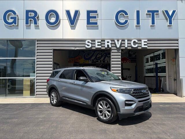 2023 Ford Explorer XLT — photo 1 of 13
