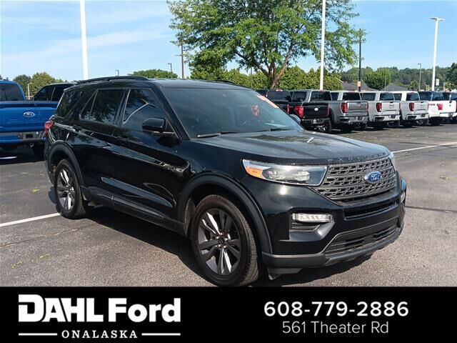 2023 Ford Explorer XLT — photo 1 of 13