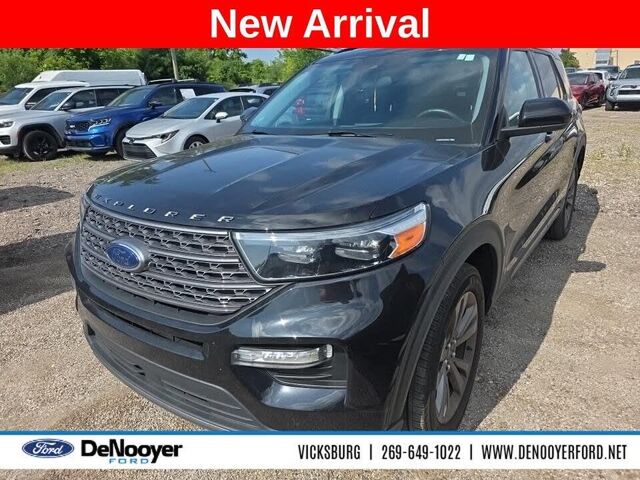 2023 Ford Explorer XLT — photo 1 of 2