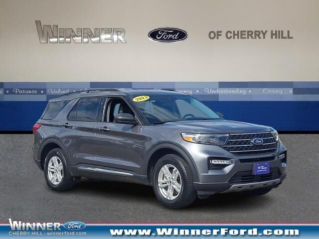 2023 Ford Explorer XLT — photo 1 of 26