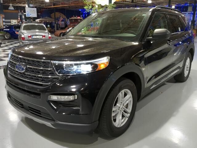 2023 Ford Explorer XLT — photo 1 of 39
