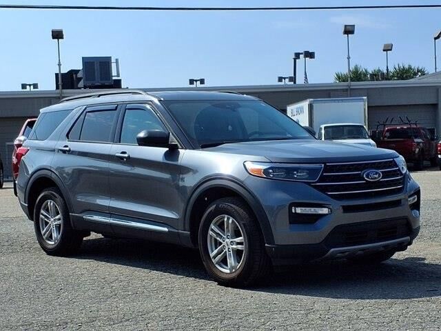 2024 Ford Explorer XLT — photo 1 of 26