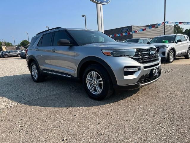 2020 Ford Explorer XLT — photo 1 of 26