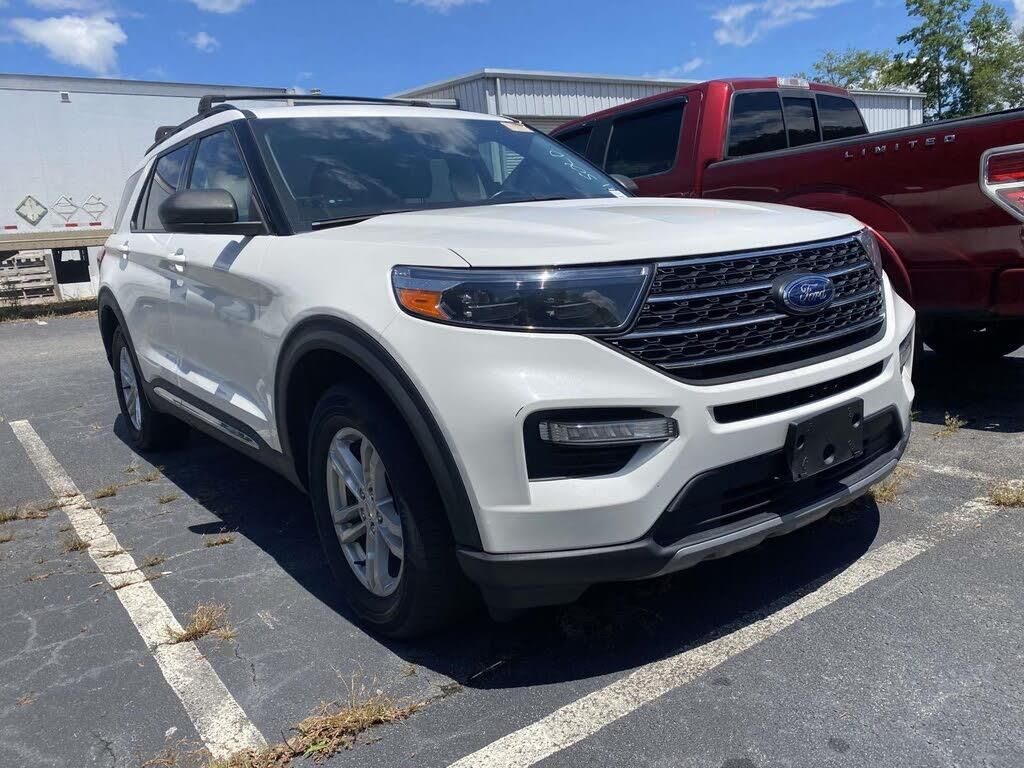 2022 Ford Explorer XLT — photo 1 of 2