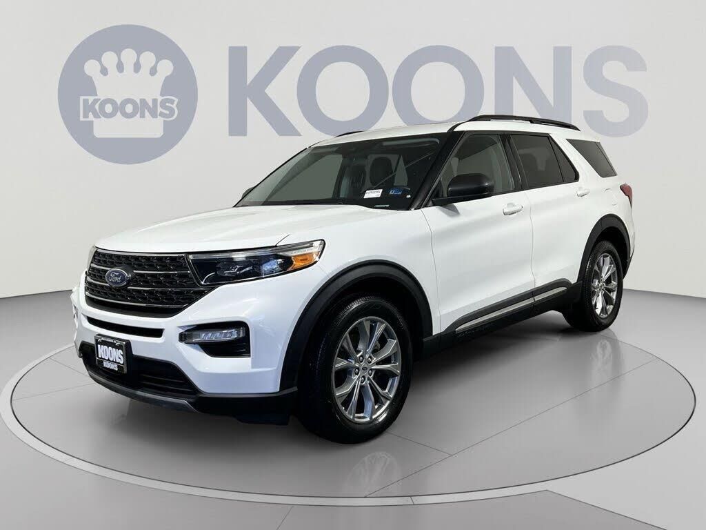 2022 Ford Explorer XLT — photo 1 of 2