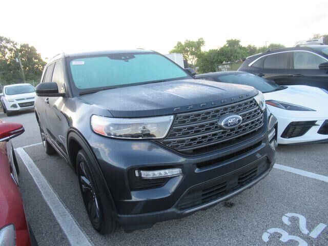 2022 Ford Explorer XLT — photo 1 of 4