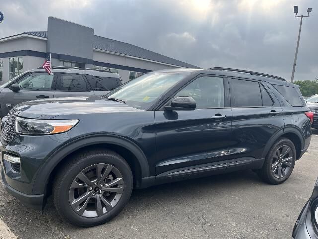 2022 Ford Explorer XLT — photo 1 of 26