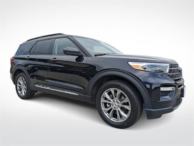 2022 Ford Explorer XLT — photo 1 of 28