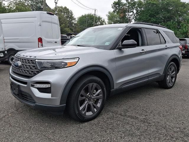 2022 Ford Explorer XLT — photo 1 of 34