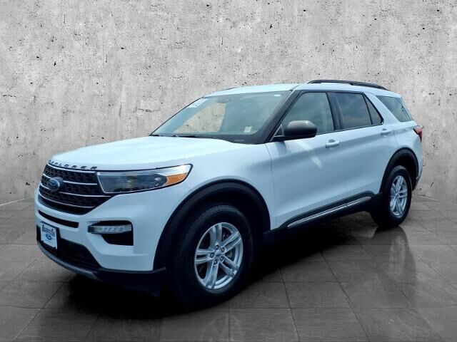 2023 Ford Explorer XLT — photo 1 of 25