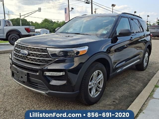2023 Ford Explorer XLT — photo 1 of 51