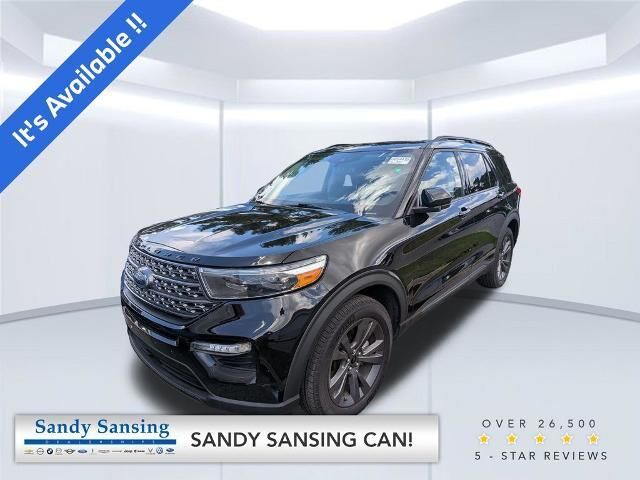 2023 Ford Explorer XLT — photo 1 of 39