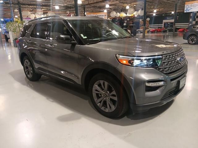 2023 Ford Explorer XLT — photo 1 of 26