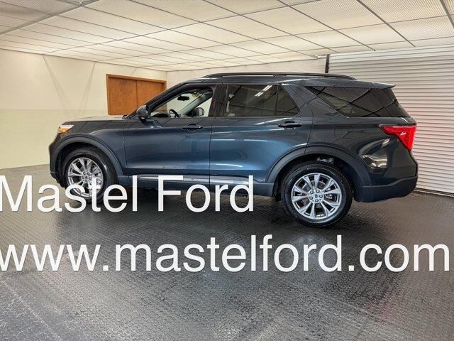 2023 Ford Explorer XLT — photo 1 of 13
