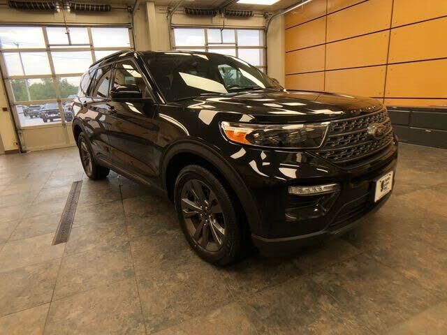 2023 Ford Explorer XLT — photo 1 of 14