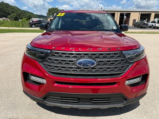 2023 Ford Explorer XLT — photo 1 of 36