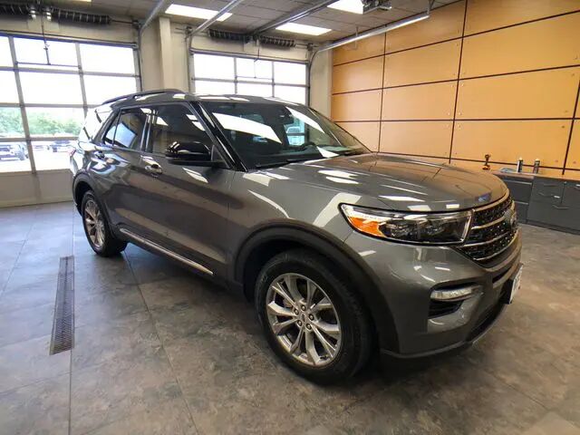 2023 Ford Explorer XLT — photo 1 of 13