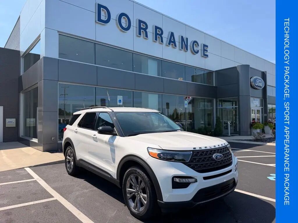 2024 Ford Explorer XLT — photo 1 of 26