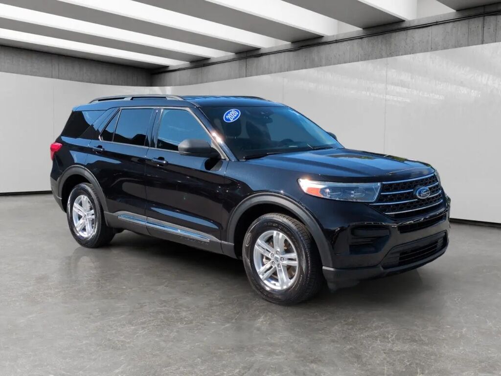 2020 Ford Explorer XLT — photo 1 of 13