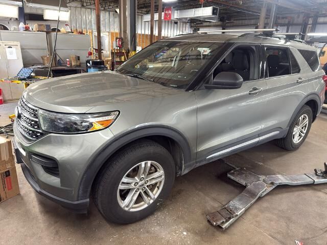 2020 Ford Explorer XLT — photo 1 of 9