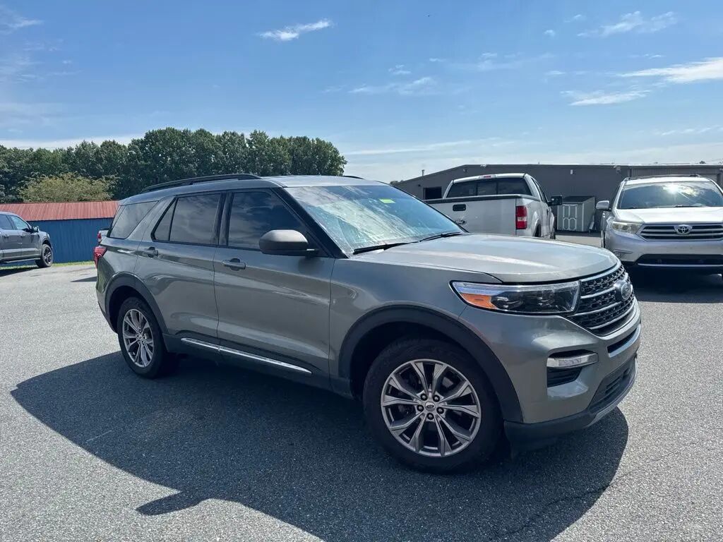 2020 Ford Explorer XLT — photo 1 of 13
