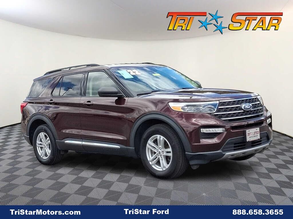 2022 Ford Explorer XLT — photo 1 of 2