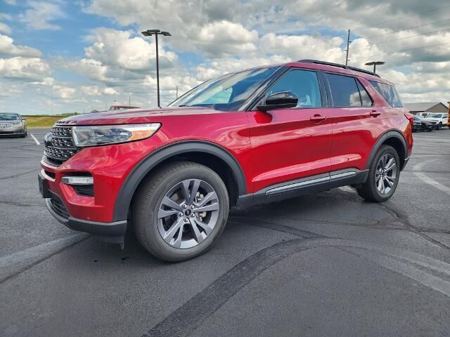 2022 Ford Explorer XLT — photo 1 of 26