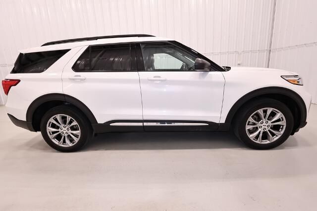 2023 Ford Explorer XLT — photo 1 of 11