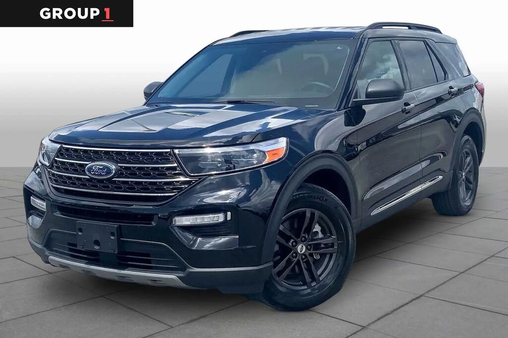 2023 Ford Explorer XLT — photo 1 of 13
