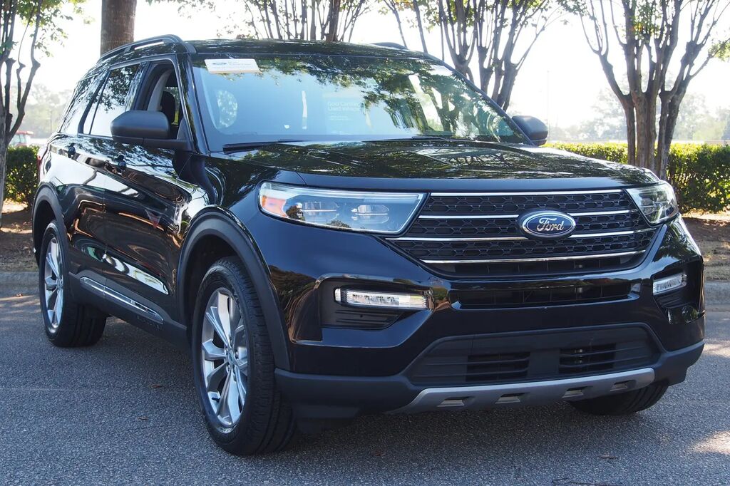 2023 Ford Explorer XLT — photo 1 of 13