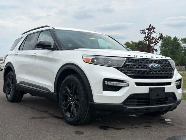 2023 Ford Explorer XLT — photo 1 of 26