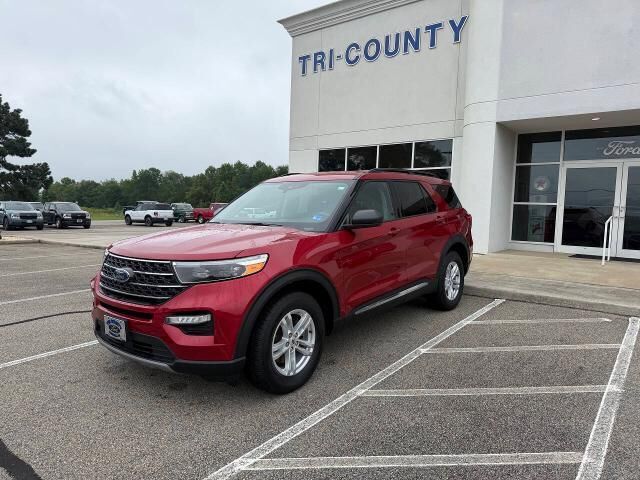 2023 Ford Explorer XLT — photo 1 of 26