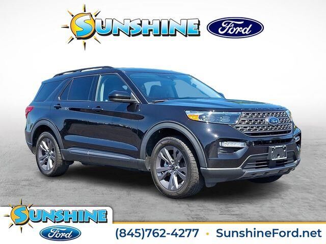 2023 Ford Explorer XLT — photo 1 of 26