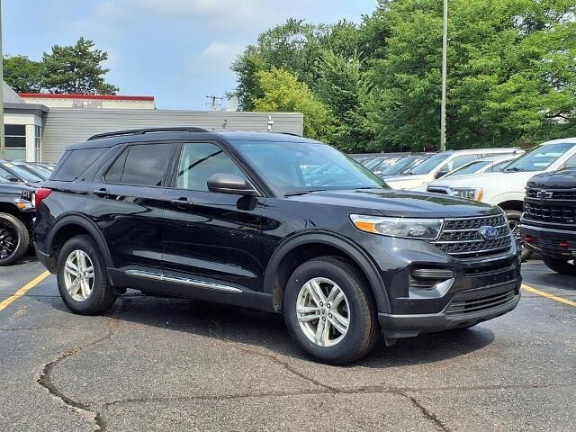 2023 Ford Explorer XLT — photo 1 of 26